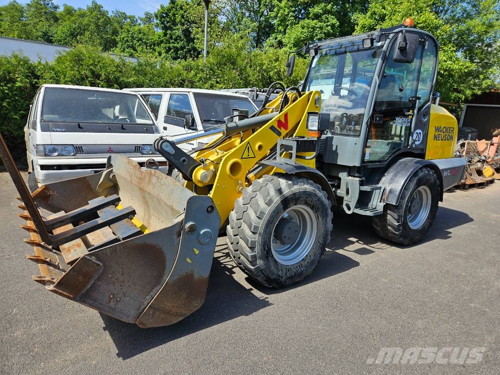 Wacker Neuson WL 60 لوادر بعجل