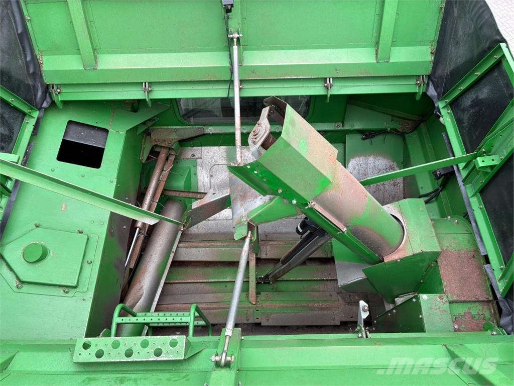 John Deere T560 Farm machinery