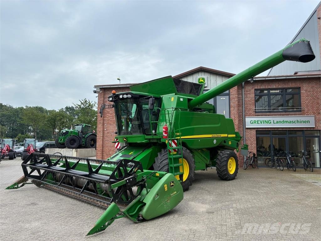 John Deere T560 Farm machinery