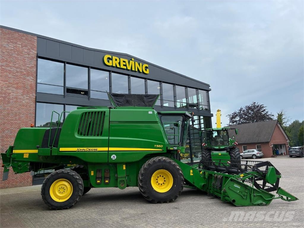 John Deere T560 Farm machinery