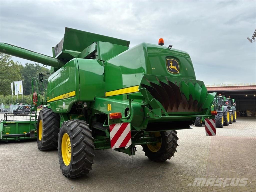 John Deere T560 Farm machinery