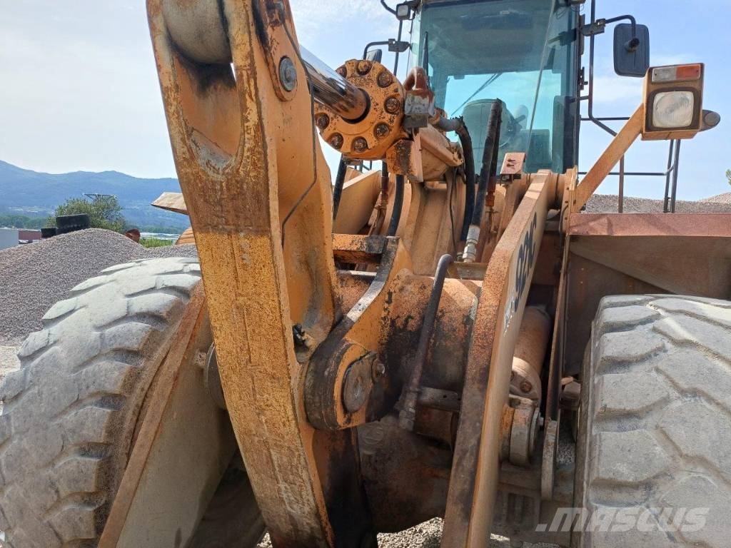 CASE 921 C لوادر بعجل