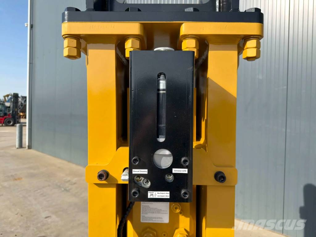Smitma S140 / Caterpillar 320 / 323 - Volvo EC210 - Koma Hammer / Brecher
