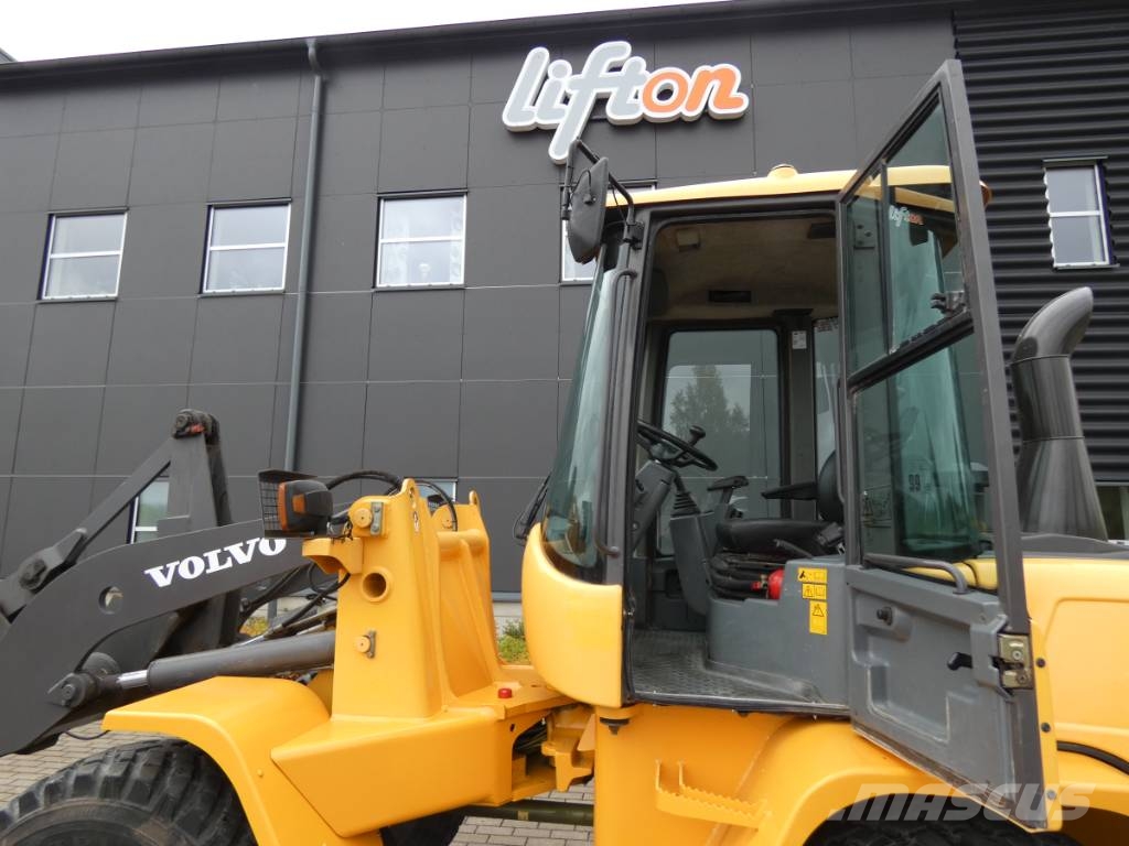 Volvo L 35 G لوادر بعجل