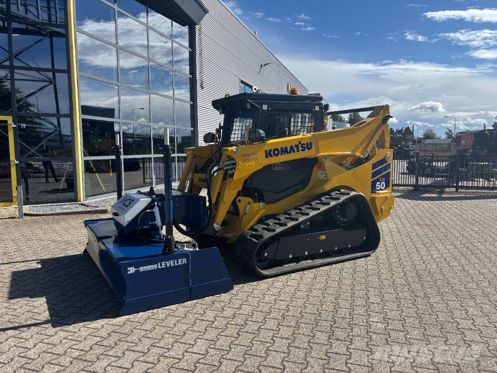 Komatsu CK50-8 スキッドステアローダー
