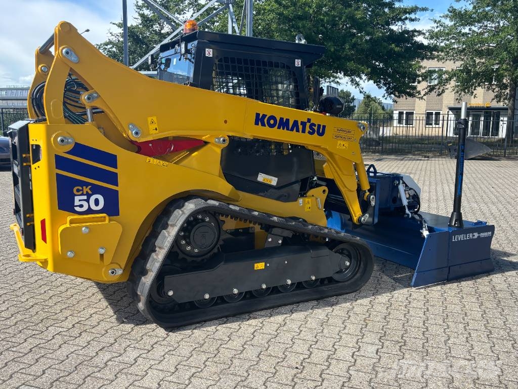 Komatsu CK50-8 スキッドステアローダー