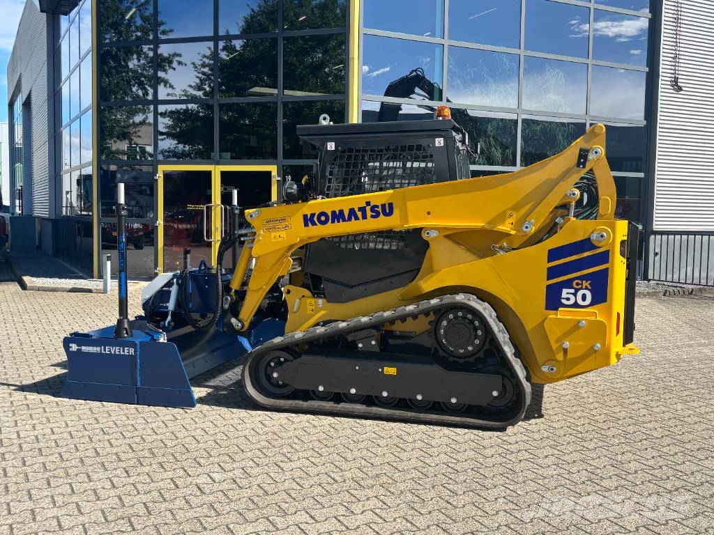 Komatsu CK50-8 スキッドステアローダー