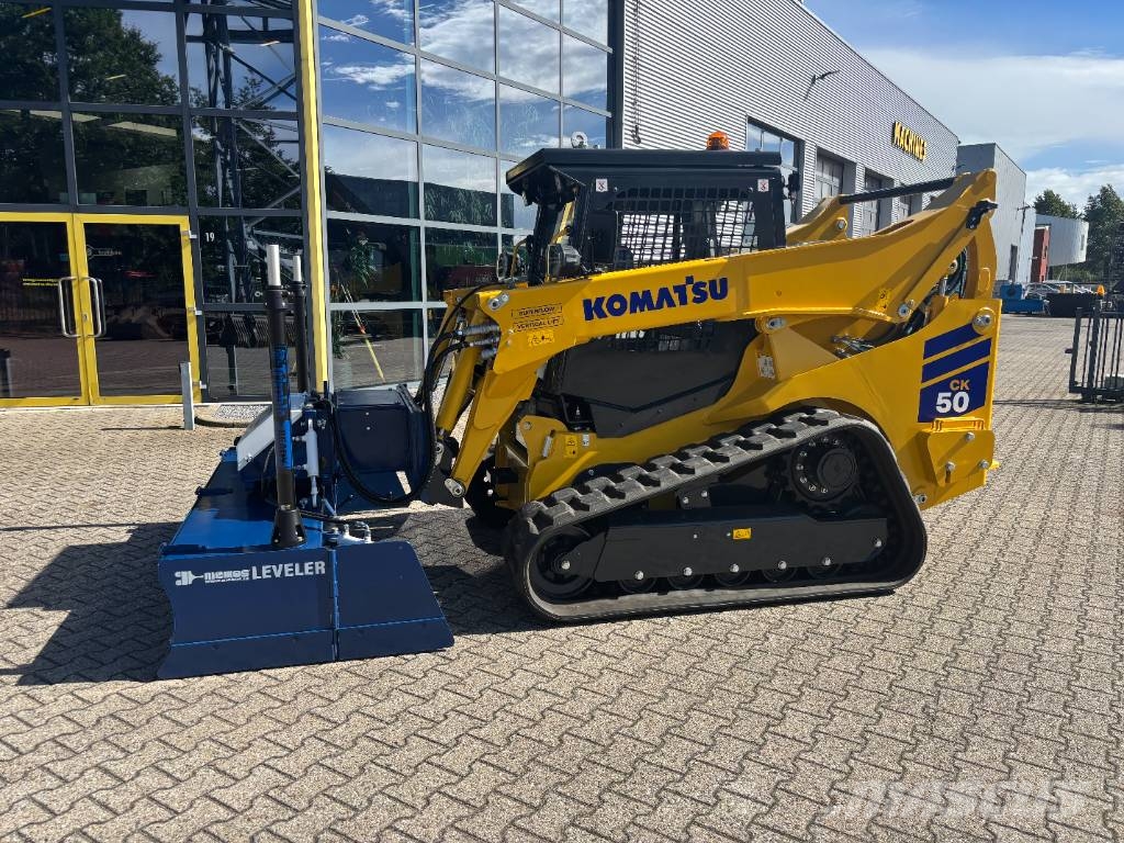 Komatsu CK50-8 スキッドステアローダー