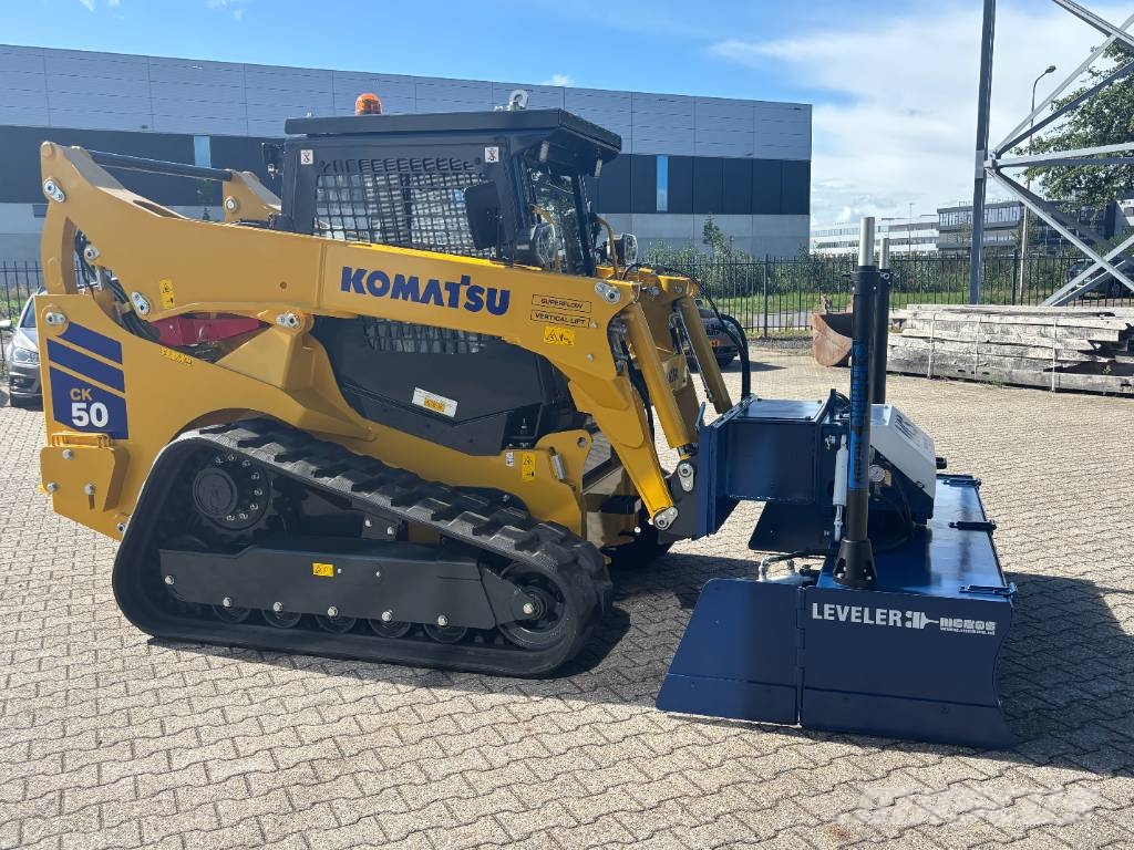 Komatsu CK50-8 スキッドステアローダー