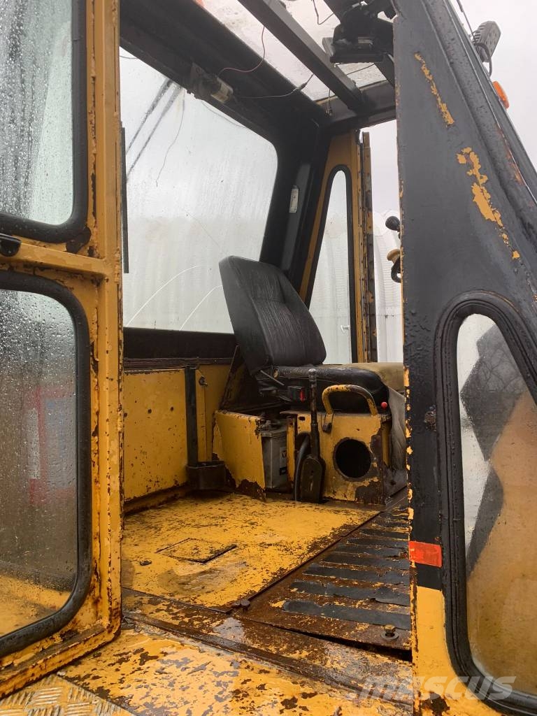 CAT VB330B Dizelski viličarji