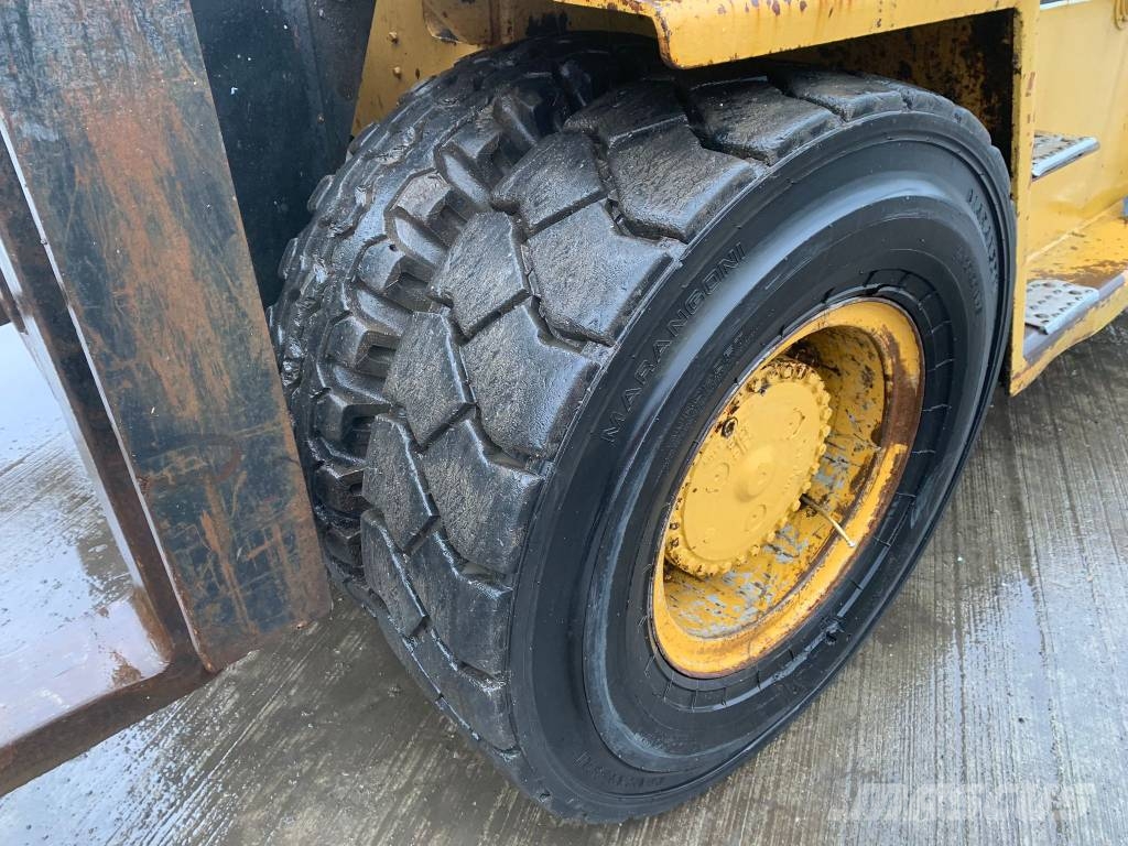 CAT VB330B Dizelski viličarji