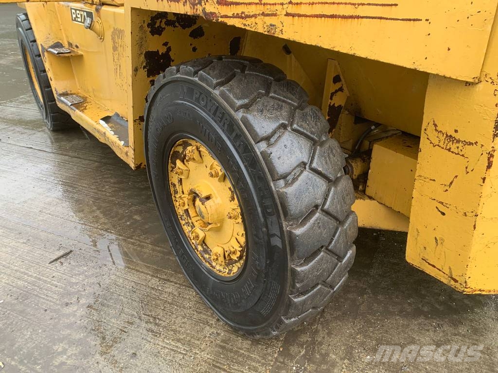 CAT VB330B Dizelski viličarji