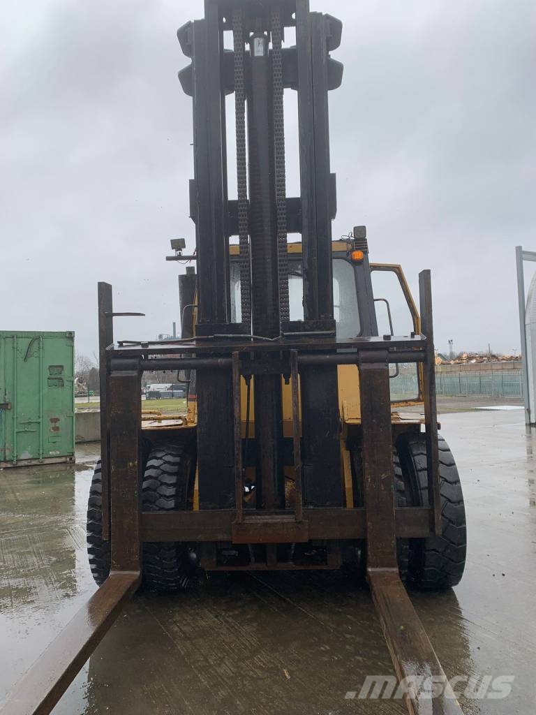 CAT VB330B Dizelski viličarji