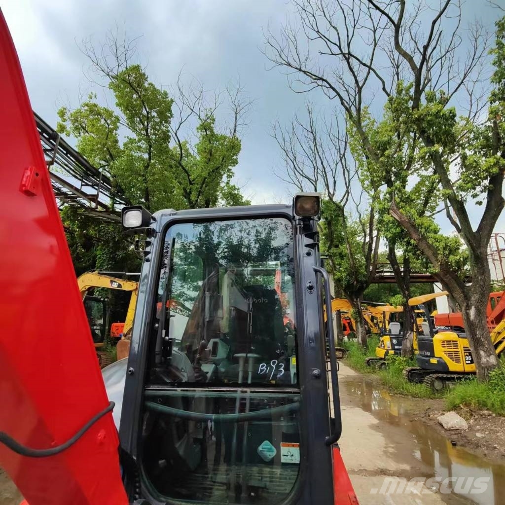 Kubota KX165 Roomikekskavaatorid