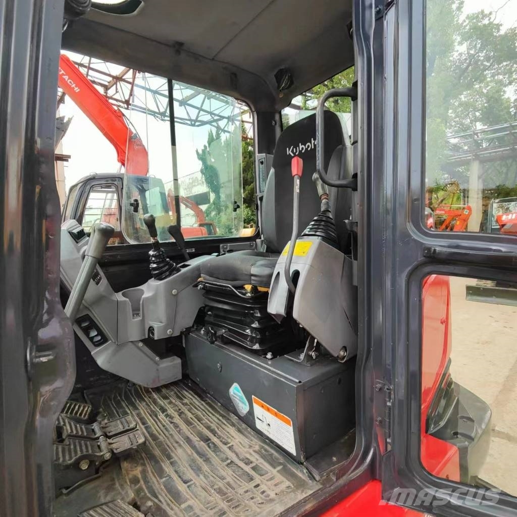 Kubota KX165 Roomikekskavaatorid