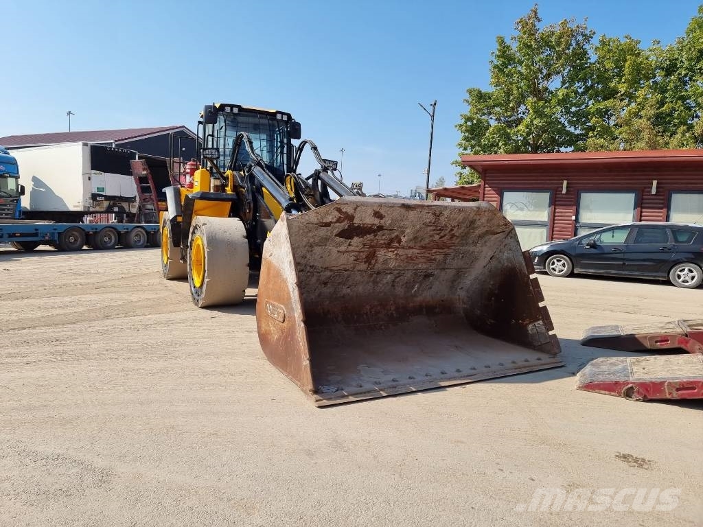 JCB 457HT Колесни товарачи