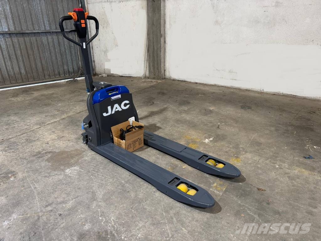 JAC CBD15 معدات الرفع منخفض المستوى
