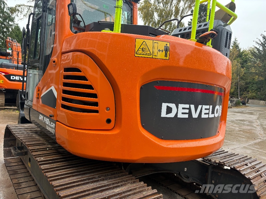 Develon DX 140 LCR-7 Lánctalpas kotrók