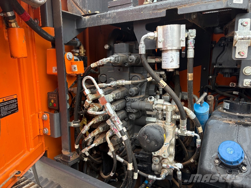 Develon DX 140 LCR-7 Lánctalpas kotrók