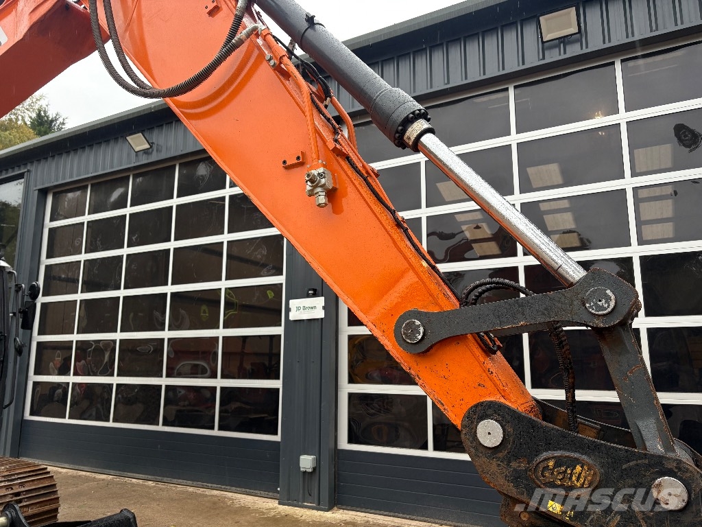 Develon DX 140 LCR-7 Lánctalpas kotrók
