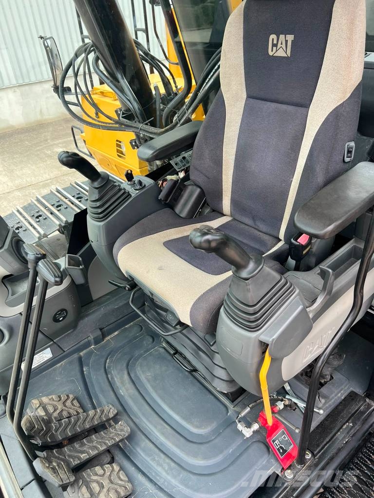 CAT MH374D Material Handler Waste / industry handlers