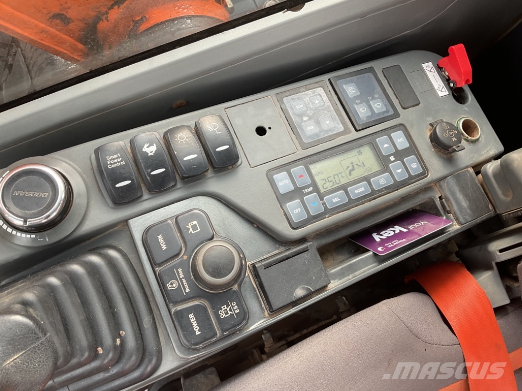 Doosan DX140LCR-5 Спеціальні екскаватори