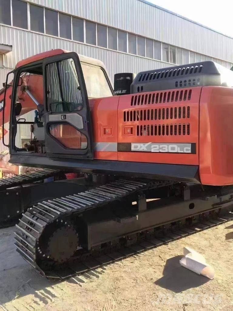Doosan DX 230 LC Crawler Excavator 履带挖掘机