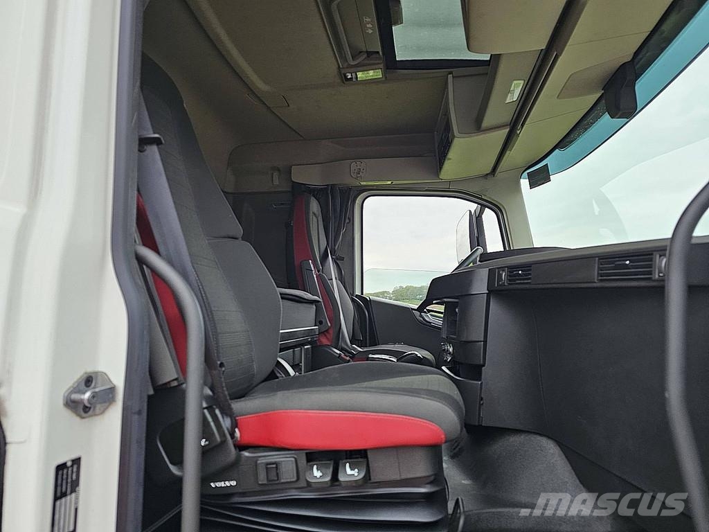 Volvo FH 500 6X2 STEERED PTO+HYDR Tractor Units