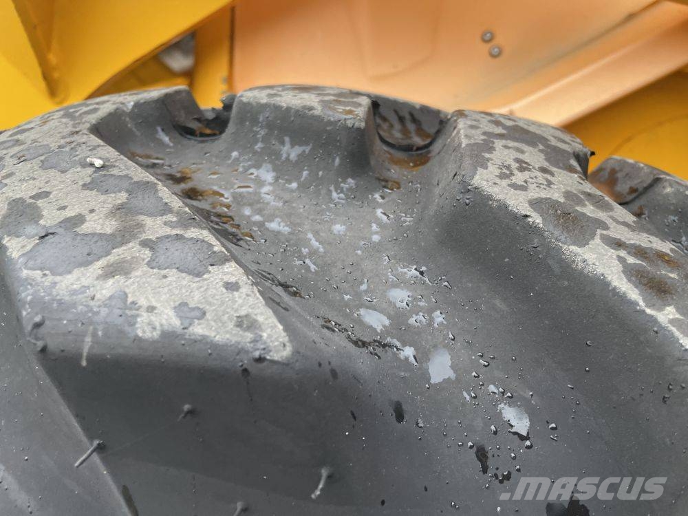 JCB 2 CX Streetmaster Backhoe loaders