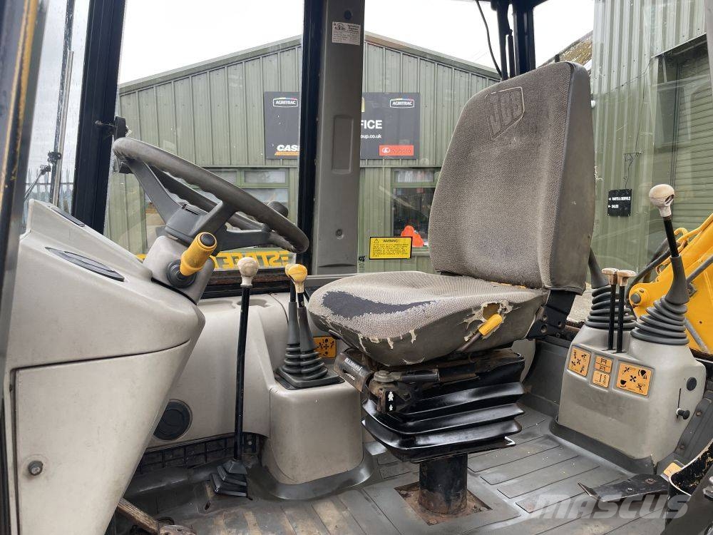 JCB 2 CX Streetmaster Backhoe loaders