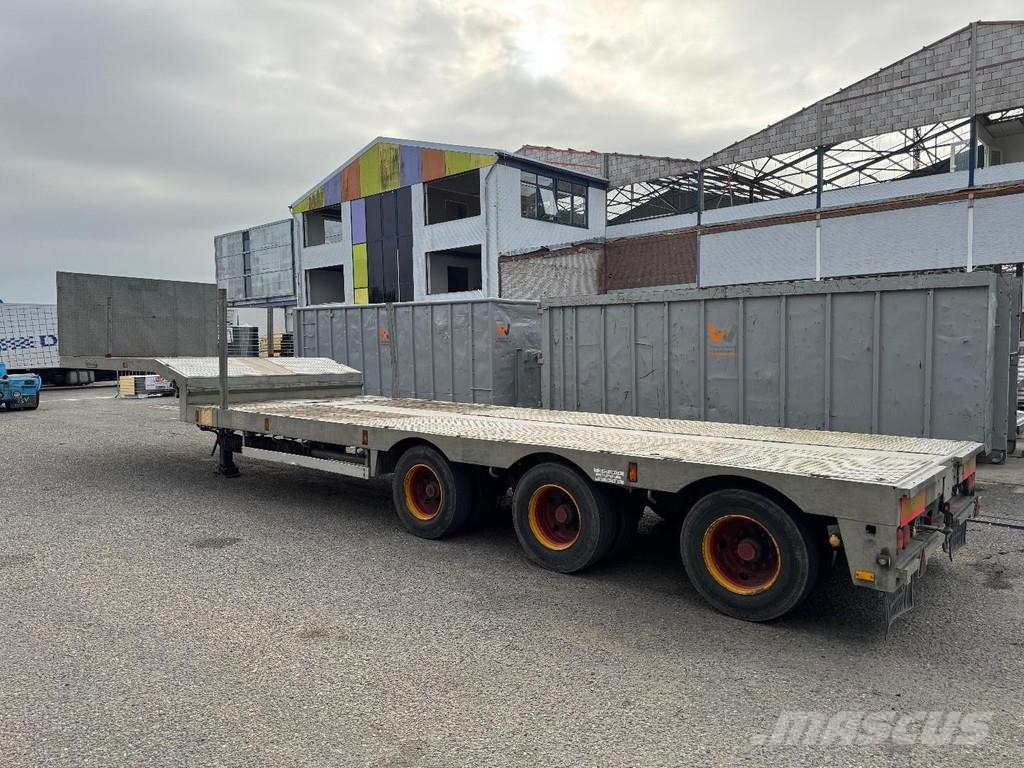 Nooteboom 3 AXLE BPW + 4,6 M EXTENDABLE + LAST AXLE STEERING Podvalníkové návěsy