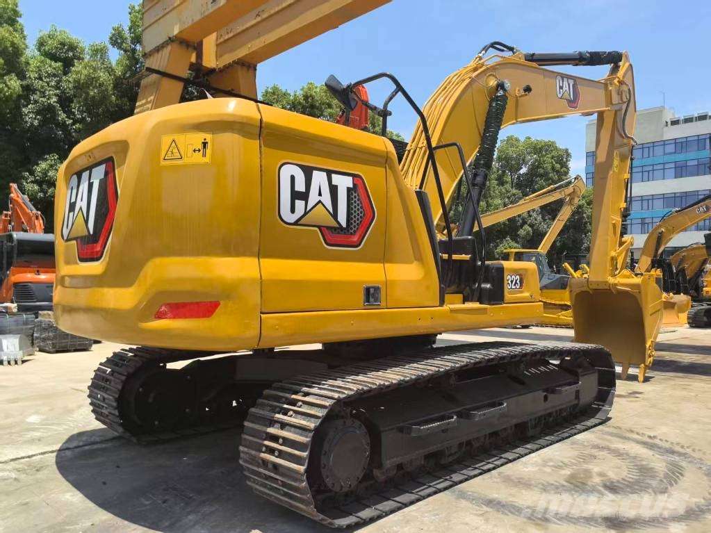 CAT 323 履带挖掘机