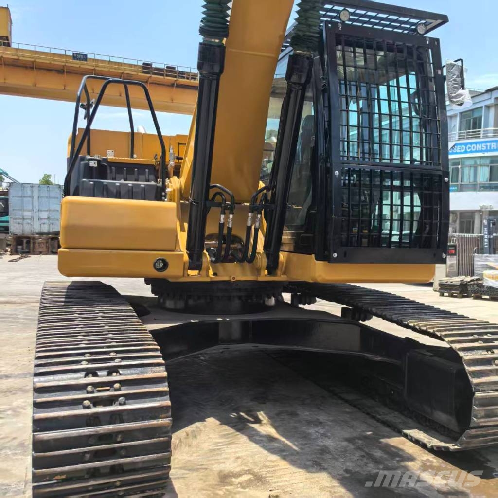 CAT 323 履带挖掘机