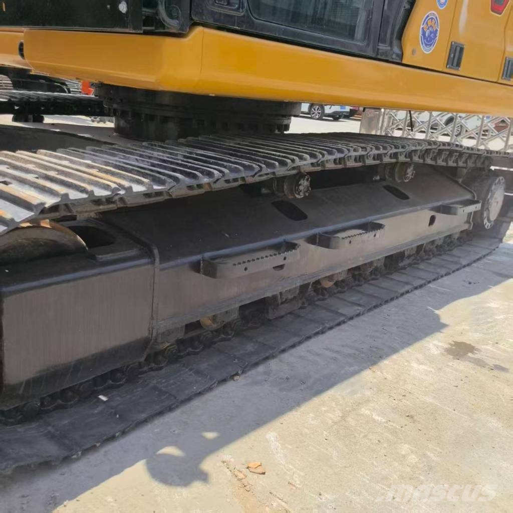 CAT 323 履带挖掘机