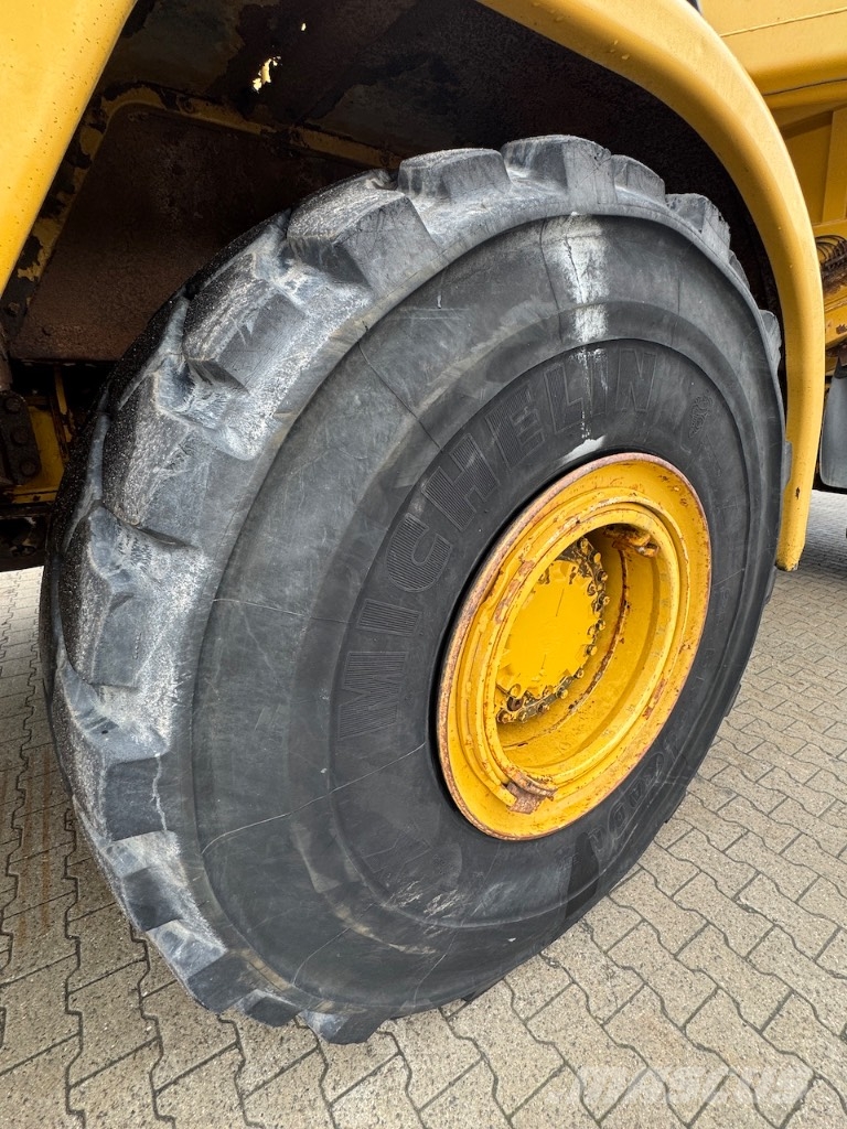 CAT 740 EJ Csuklósdömperek