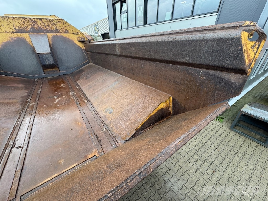 CAT 740 EJ Csuklósdömperek