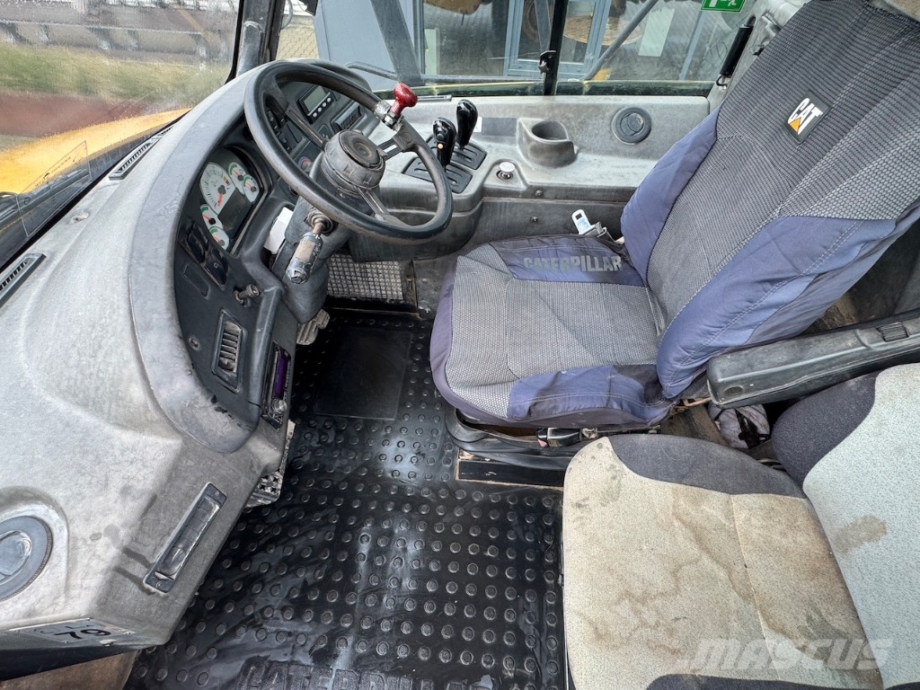 CAT 740 EJ Csuklósdömperek