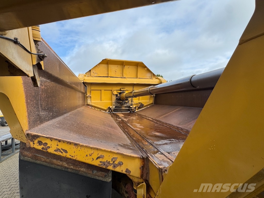CAT 740 EJ Csuklósdömperek