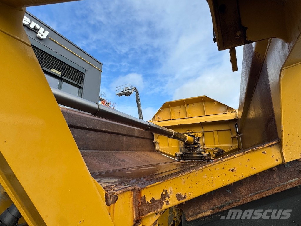 CAT 740 EJ Csuklósdömperek