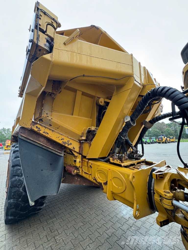 CAT 740 EJ Csuklósdömperek