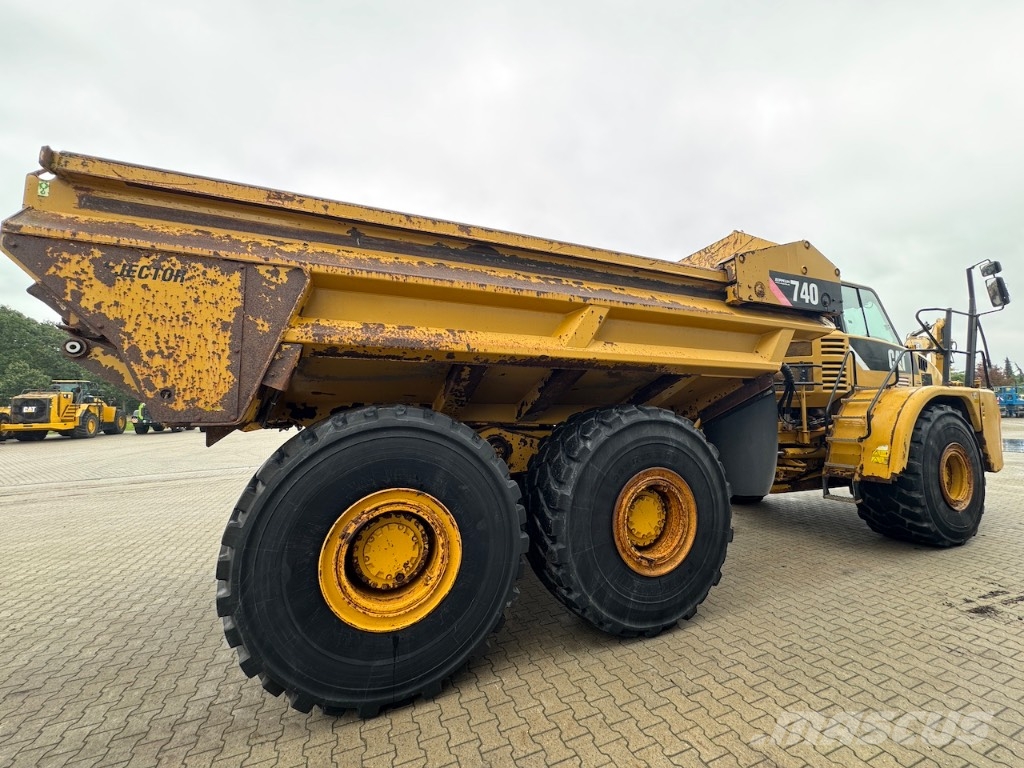 CAT 740 EJ Csuklósdömperek