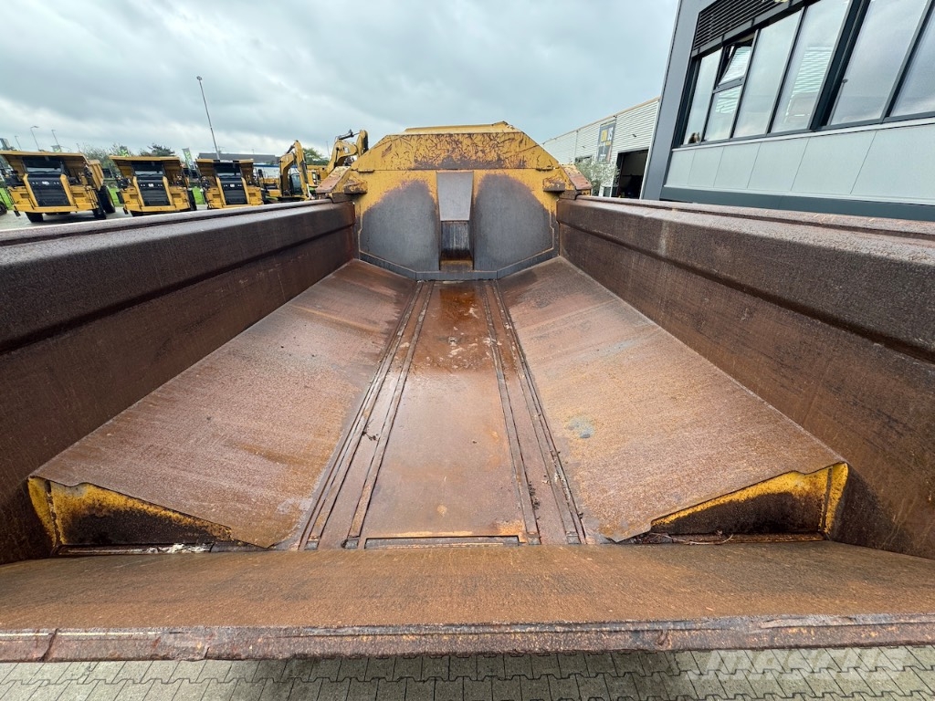 CAT 740 EJ Csuklósdömperek