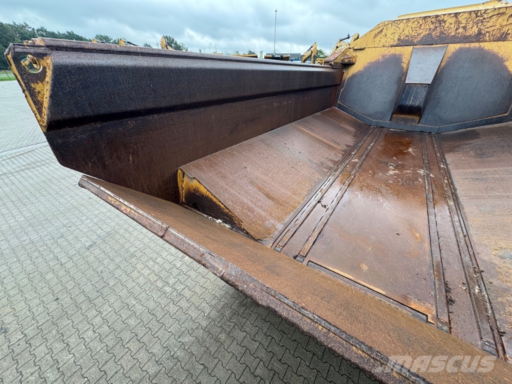 CAT 740 EJ Csuklósdömperek