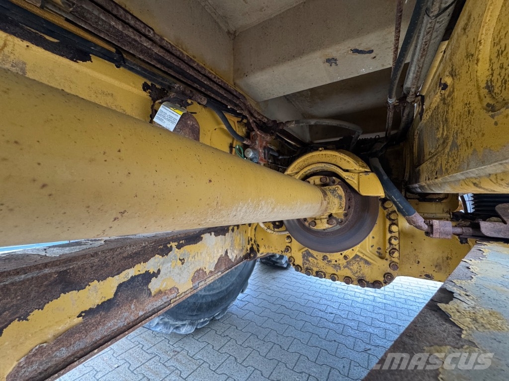CAT 740 EJ Csuklósdömperek