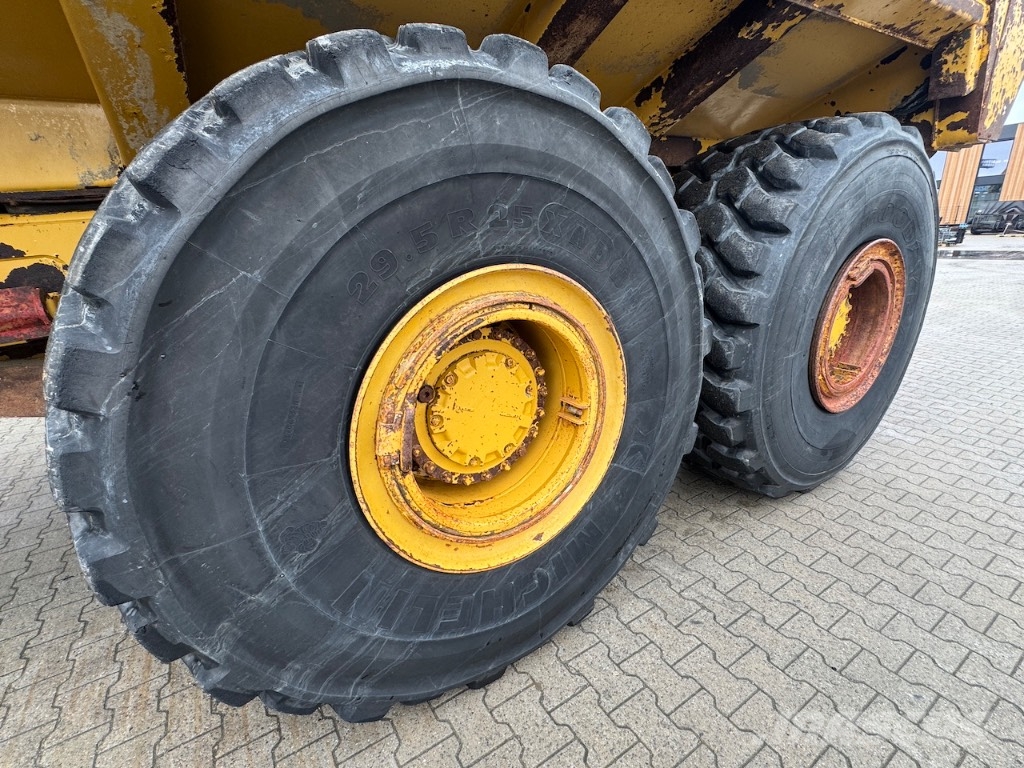 CAT 740 EJ Csuklósdömperek