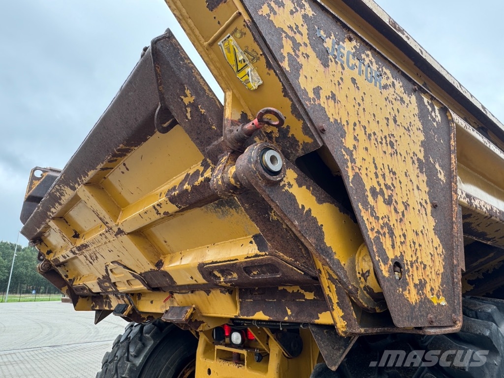 CAT 740 EJ Csuklósdömperek