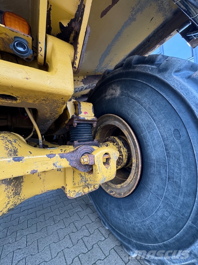 CAT 740 EJ Csuklósdömperek