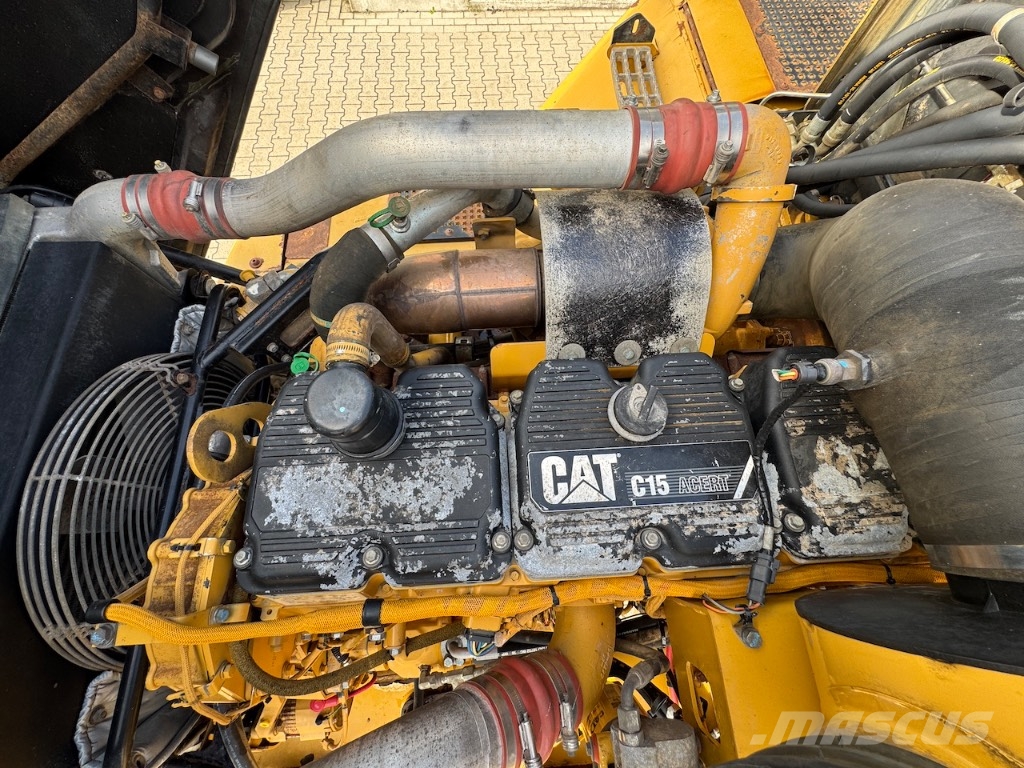 CAT 740 EJ Csuklósdömperek