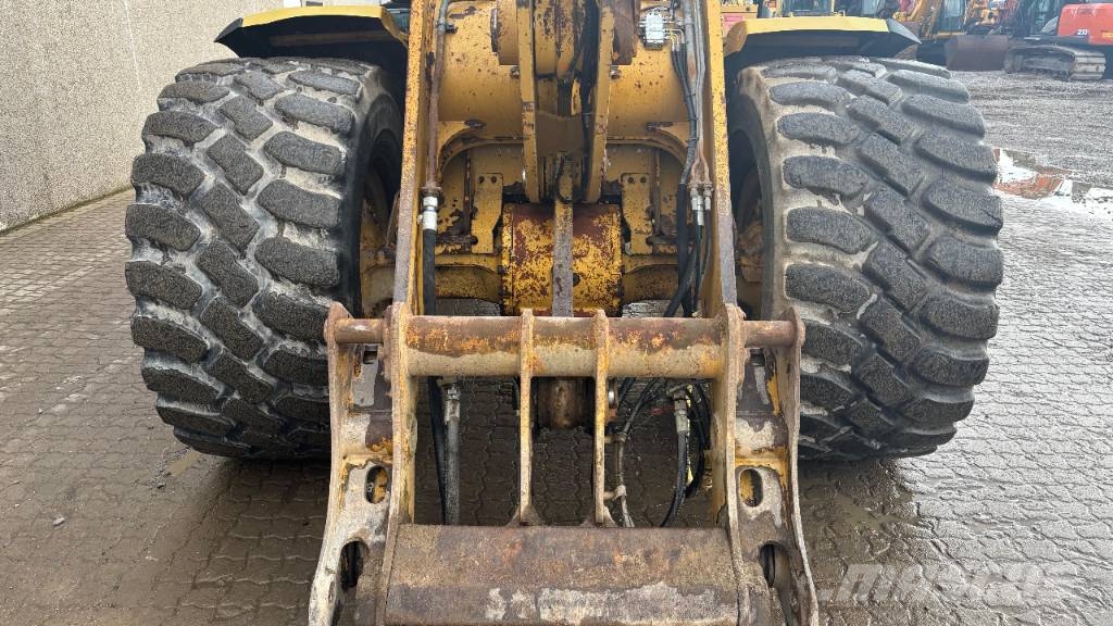 CAT 938 K 輪胎式裝載機