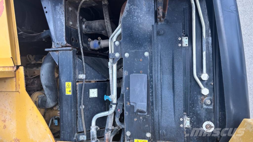 CAT 938 K 輪胎式裝載機